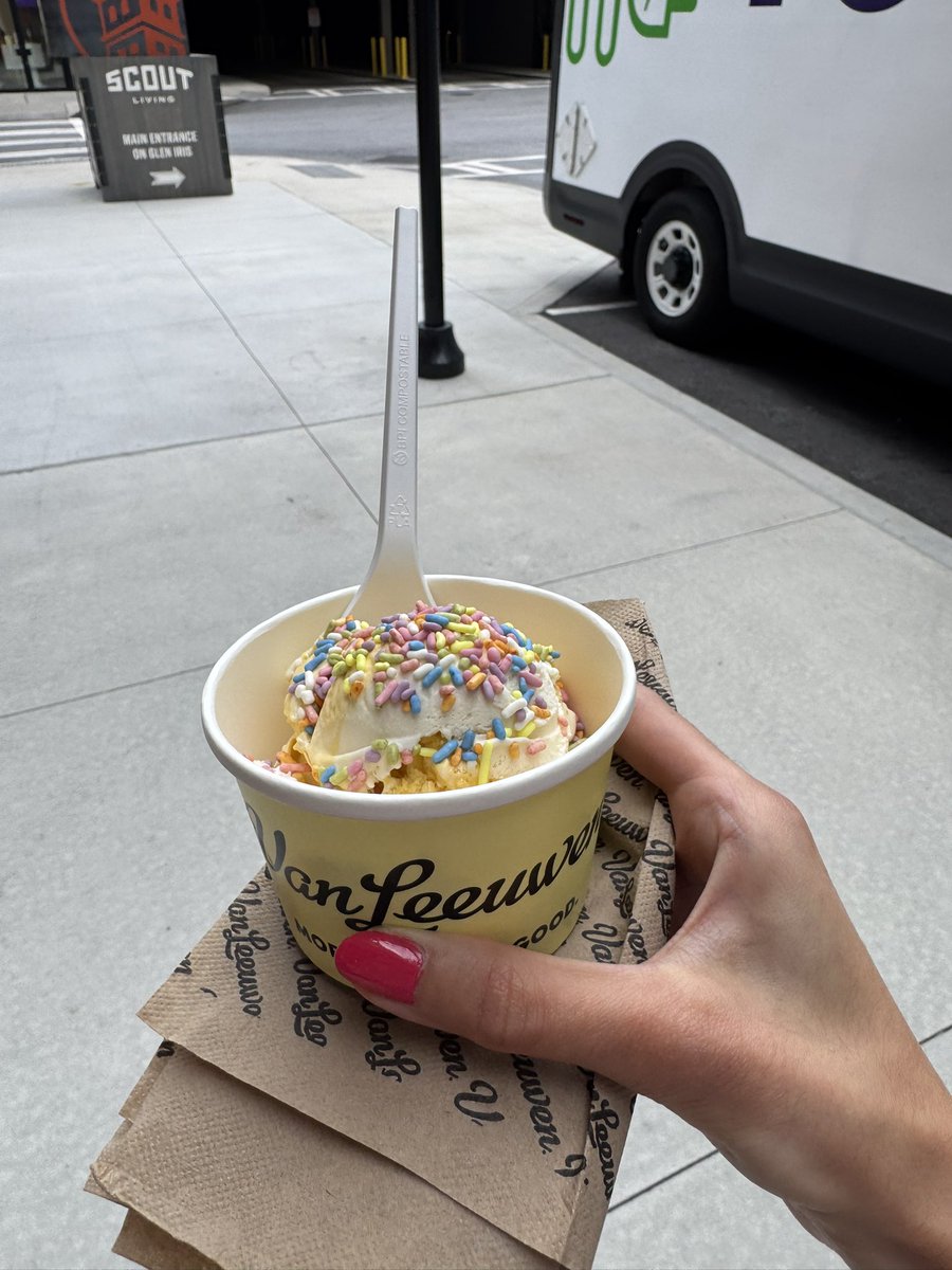 Saadaification's tweet photo. Mango sticky rice ice cream with sprinkles yippeeeee https://t.co/Z1ihAF8nPd
