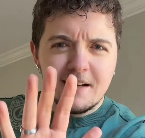 PODAWFUL's tweet photo. Found Josh Moon's new weight loss pics https://t.co/t2P3UCOPE1