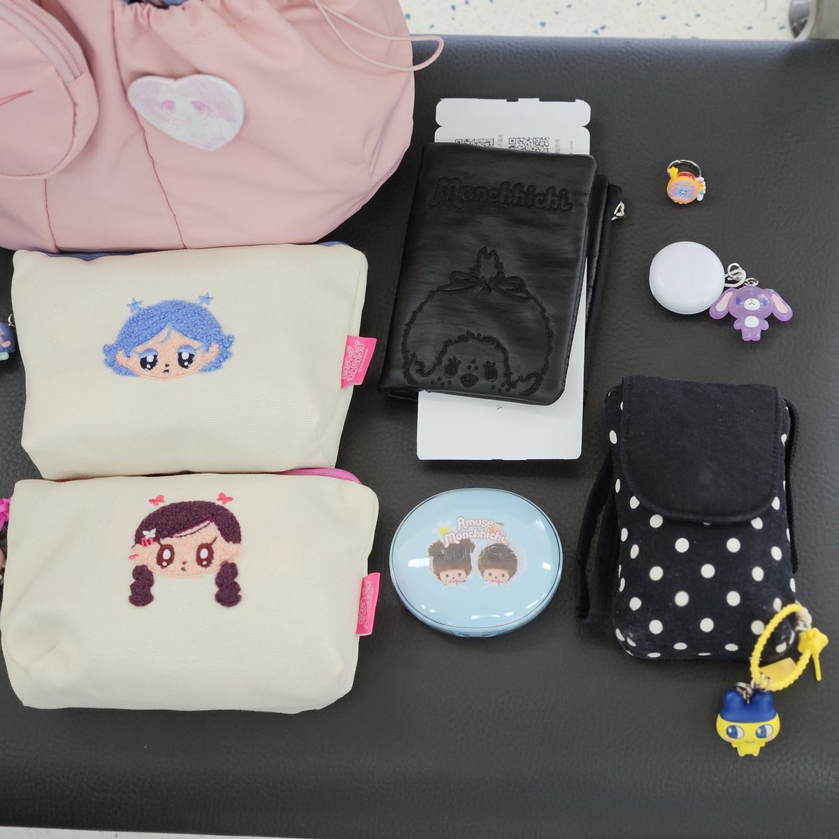 mintous_love's tweet photo. 공항 잼컨🐶
모뇨치타 초포지티브 엔젤 파우치랑 메지루시 개시했다 https://t.co/Oq4hr6iqSu