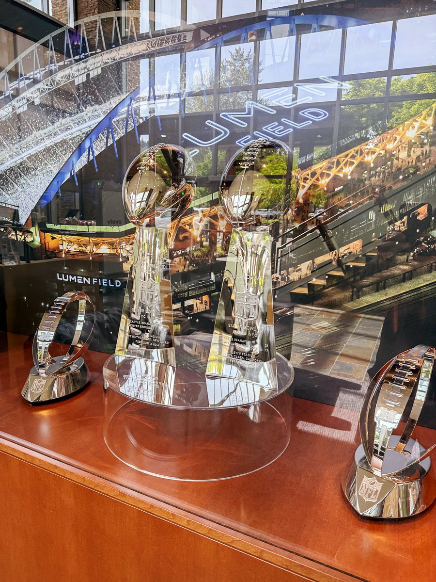 hawkblogger's tweet photo. You’re not going to hear me diminish the Rams offseason or the quality of their team.

You’re also not going to hear me diminish how good the Seahawks are, or their ability to square off against anyone.

Neither team should be intimidated by anyone they face. 

They’re that good. https://t.co/lWHOYuDd18