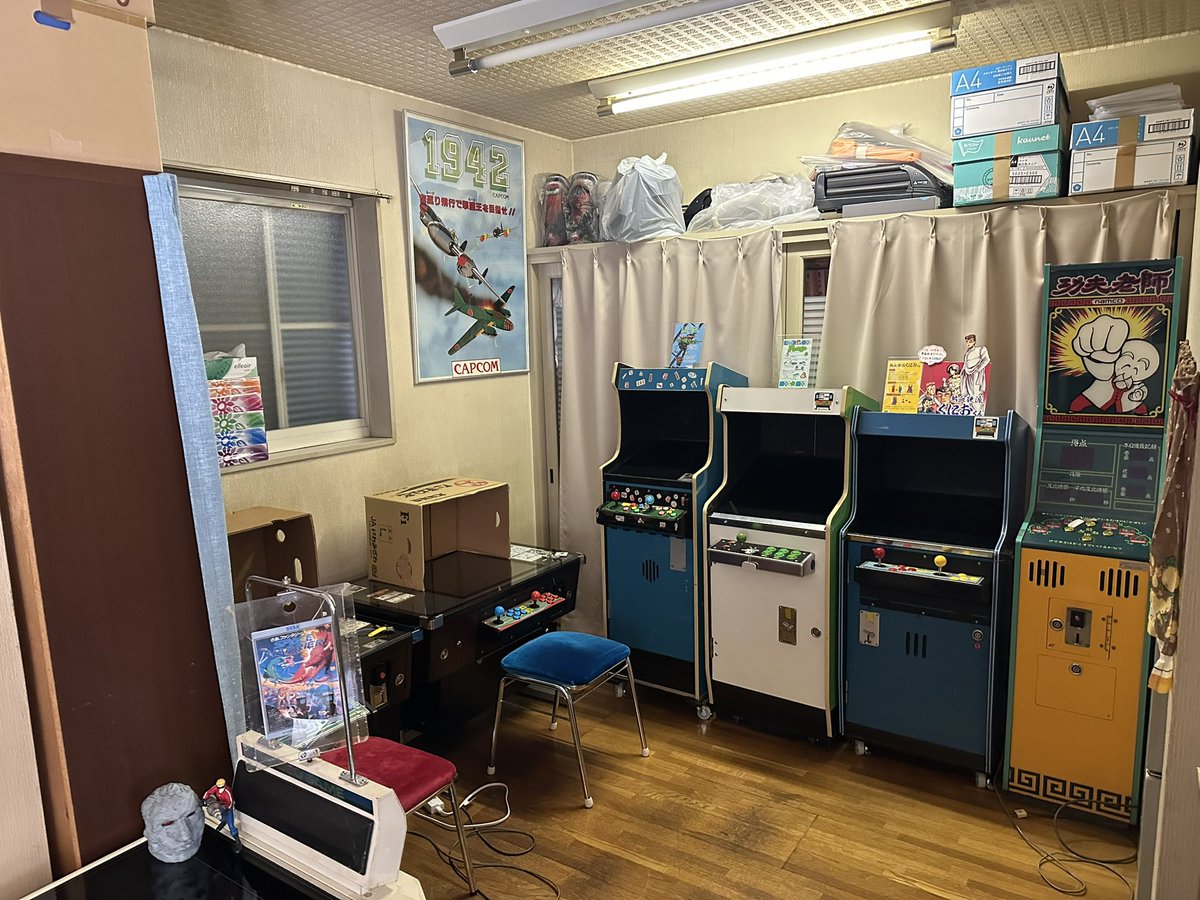 manchanbuhibuhi's tweet photo. おはようございます😃
先細やっと最終セットアップ完了しました✅
この日のため期間限定でXに復活しました。
いよいよ今日明日1年ぶりの事務所ゲーセン開放です‼️😆
2日間来て戴く皆様、どうぞよろしくお願い致します🙇
#ゲーセン開放
#自宅をゲーセンにした男たち
#全日本テーブル筐体愛好会 https://t.co/RJWv8PKdwH