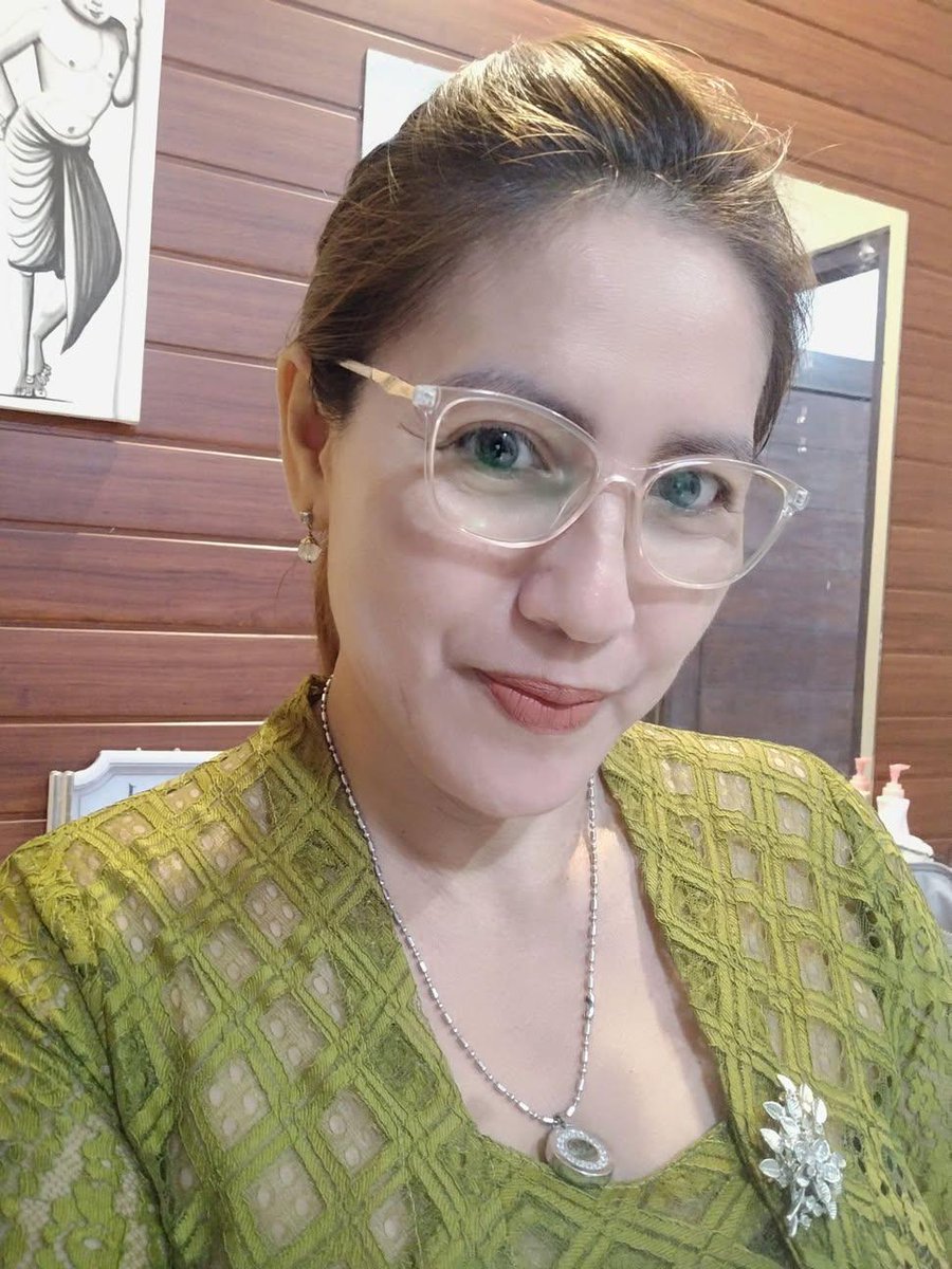 HMeiy18000's tweet photo. คาชุดรุ่นนี้ https://t.co/80Vu6m1I1D
