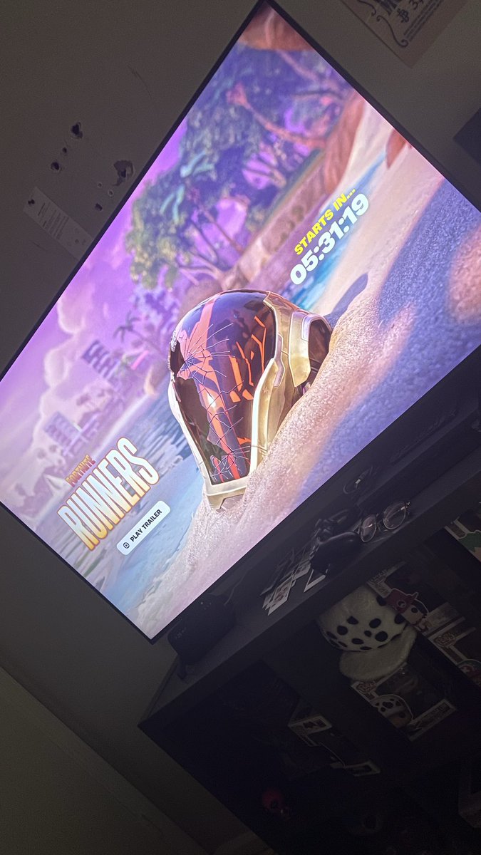 Quvvn_Filth's tweet photo. @notrllysage @Fortnite Why can’t I get past this screen and I was already in the game and it updated https://t.co/7aOdYkeOZa