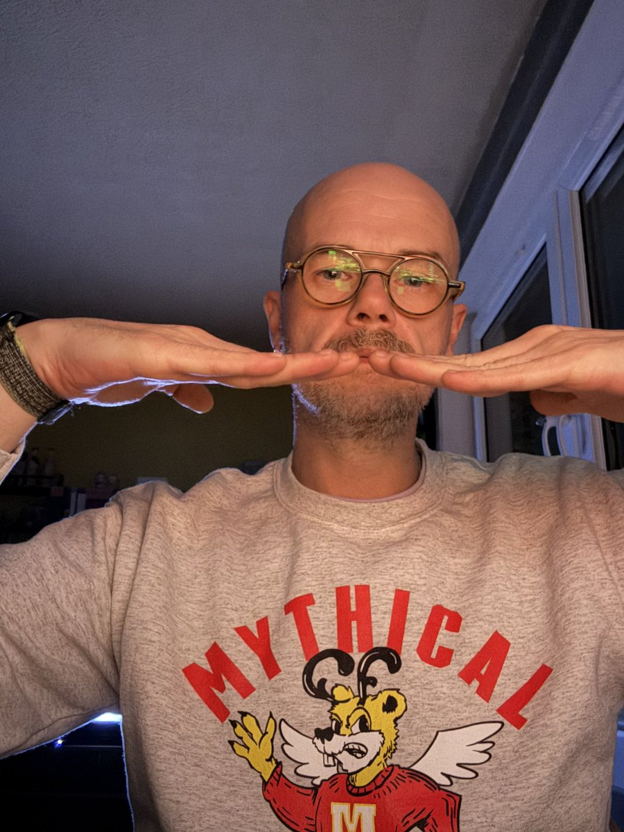 Gwared's tweet photo. I’m always curious what peoples ’Oh, I have HEDS, look.’ trick is. https://t.co/BQCNnOvE1k