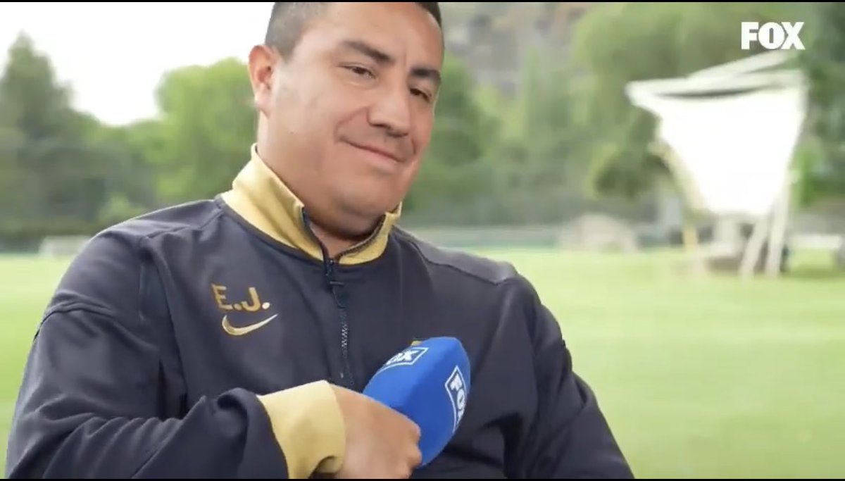 CletusSplucker's tweet photo. @DiazMartin30908 @cruz4zulismo Es mejor no tener estadio y no limpiarse la mierda de Paloma en tu escudo jajajajajajajajaja https://t.co/F6QtcHxEyD