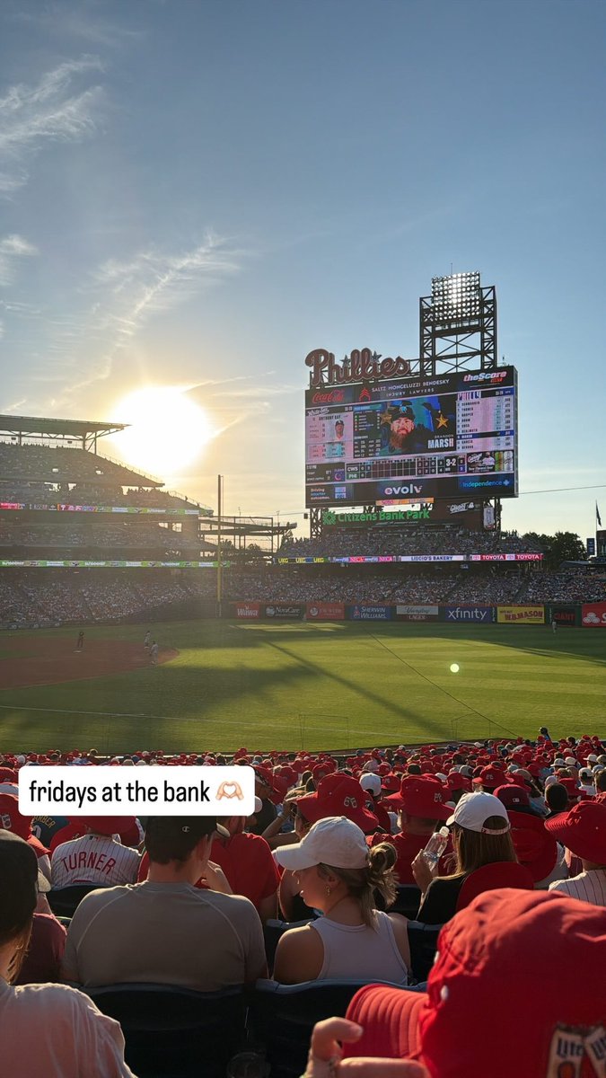 _phillytay's tweet photo. happy friday yall https://t.co/ebqP17U9Oj