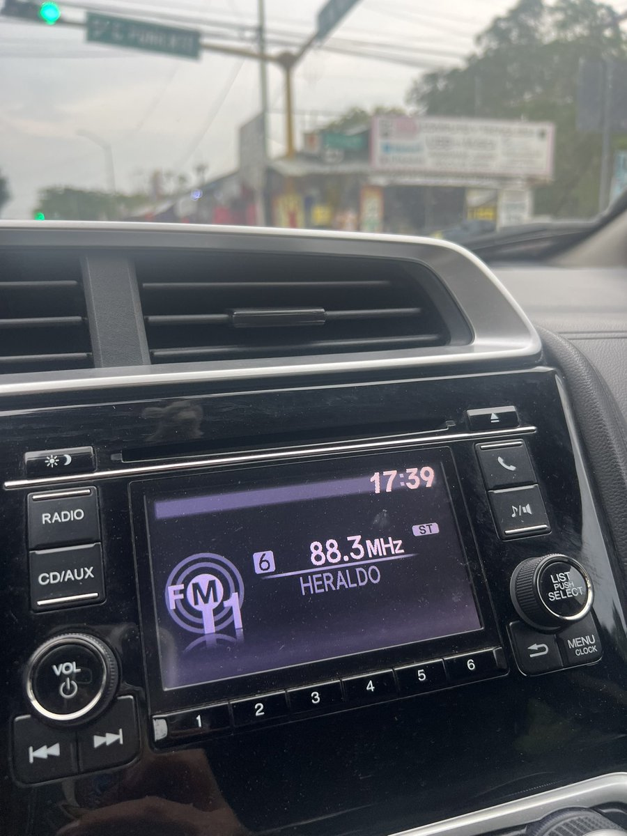 kareninaPink's tweet photo. Qué chulada escucharte en radio @jsolerescritor aquí en Tuxtla Gtz, #Chiapas Desde #AireLibre ya te extrañaba y de vez en cuando te disfruto en #AsiLasCosas ¡Qué anécdotas de «Marcos»! https://t.co/PMxk9rSwAc