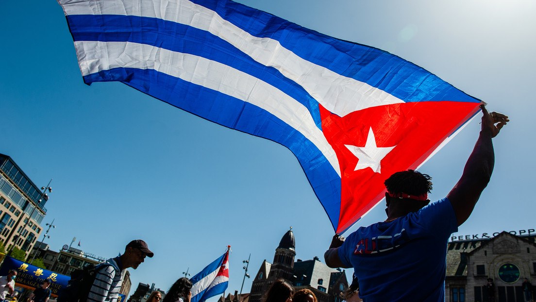 MariaDiazPerer1's tweet photo. El Movimiento de Solidaridad con la Revolución Cubana ha convocado a varias concentraciones frente a la Embajada de EE.UU., una de ellas en la capital española este viernes, con el objetivo de denunciar el bloqueo energético contra la isla.
#CubaNoEstáSola
#LaPatriaSeDefiende https://t.co/nPnhwzLX7a