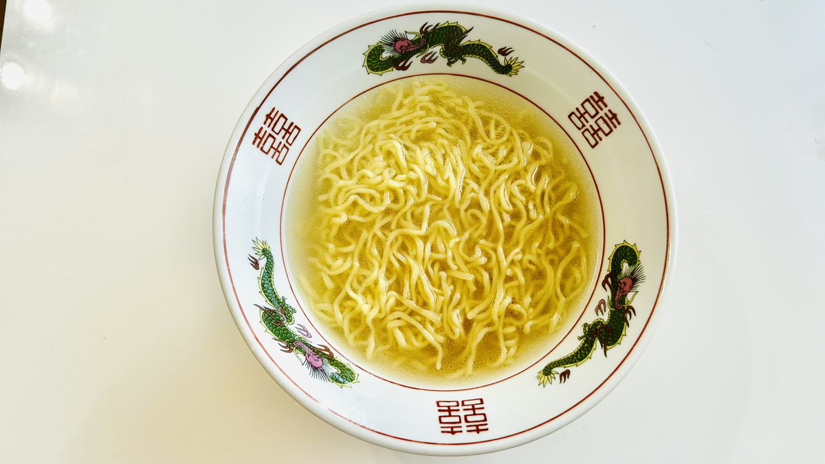 taka1034's tweet photo. 東洋水産株式会社
マルちゃん正麺　
旨塩味

生麺うまいまま製法による、なめらかでコシのある中太麺に、しっかりとした旨みのある塩味スープ。
乾麺なのに生麺の再現度は頭が下がります。
後味に旨み調味料のピリッとくる感じが残念ですがめっちゃ美味しくいただきましたー
#マルちゃん
#旨塩味 https://t.co/GF9tcaVM4x