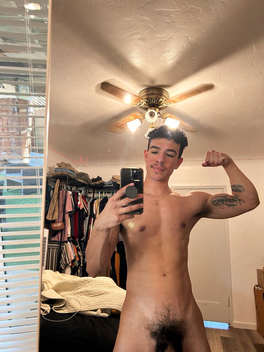 leoniko98's tweet photo. Summer is here 🔥 https://t.co/XsSqFuuDOD