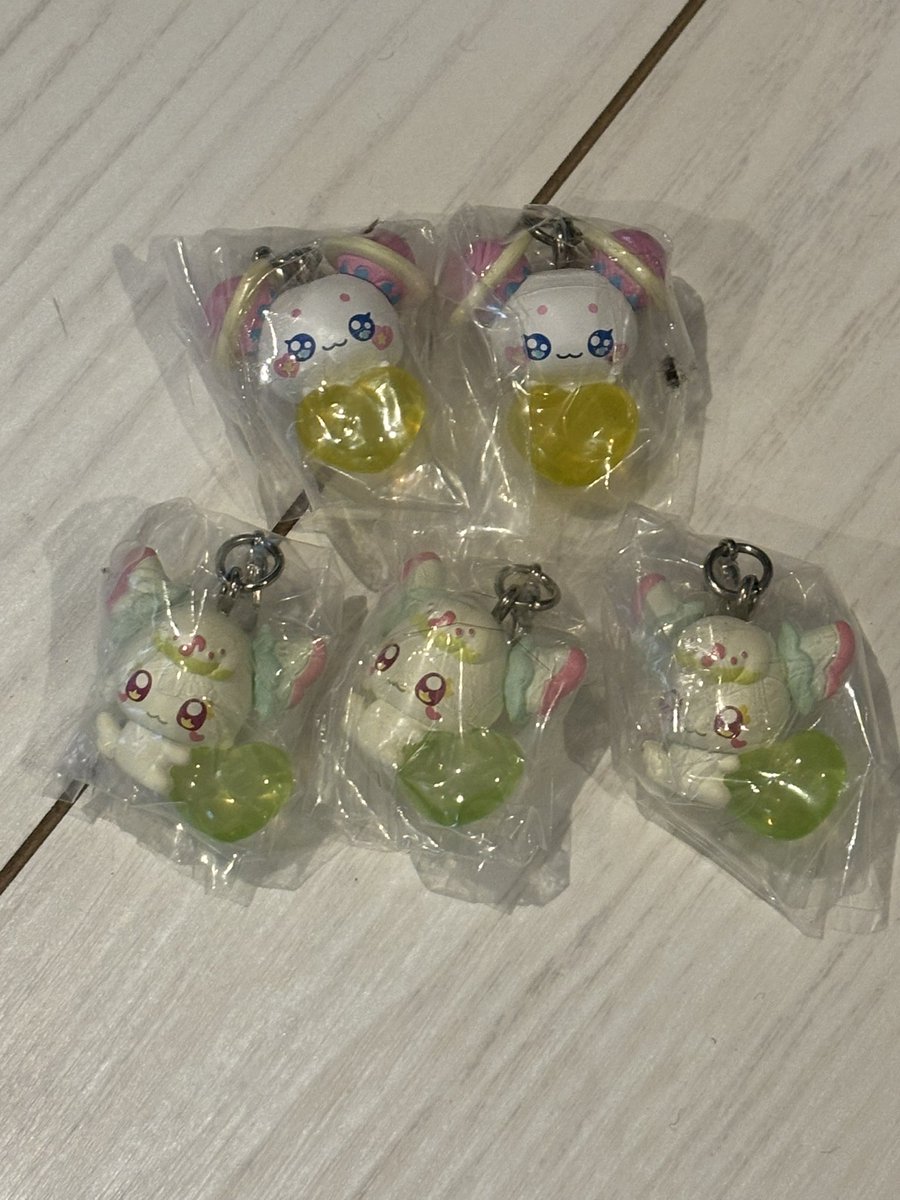 zylb25's tweet photo. ぷちきゅあ めじるしアクセサリー 交換

譲 ふわ ぷりるん

求 めっぷる みっぷる めろろん又は画像2⭕️

郵送交換のみ🙆‍♀️
お気軽にお声掛けください!!
 #ぷちきゅあ交換 https://t.co/uPlq7S9a31
