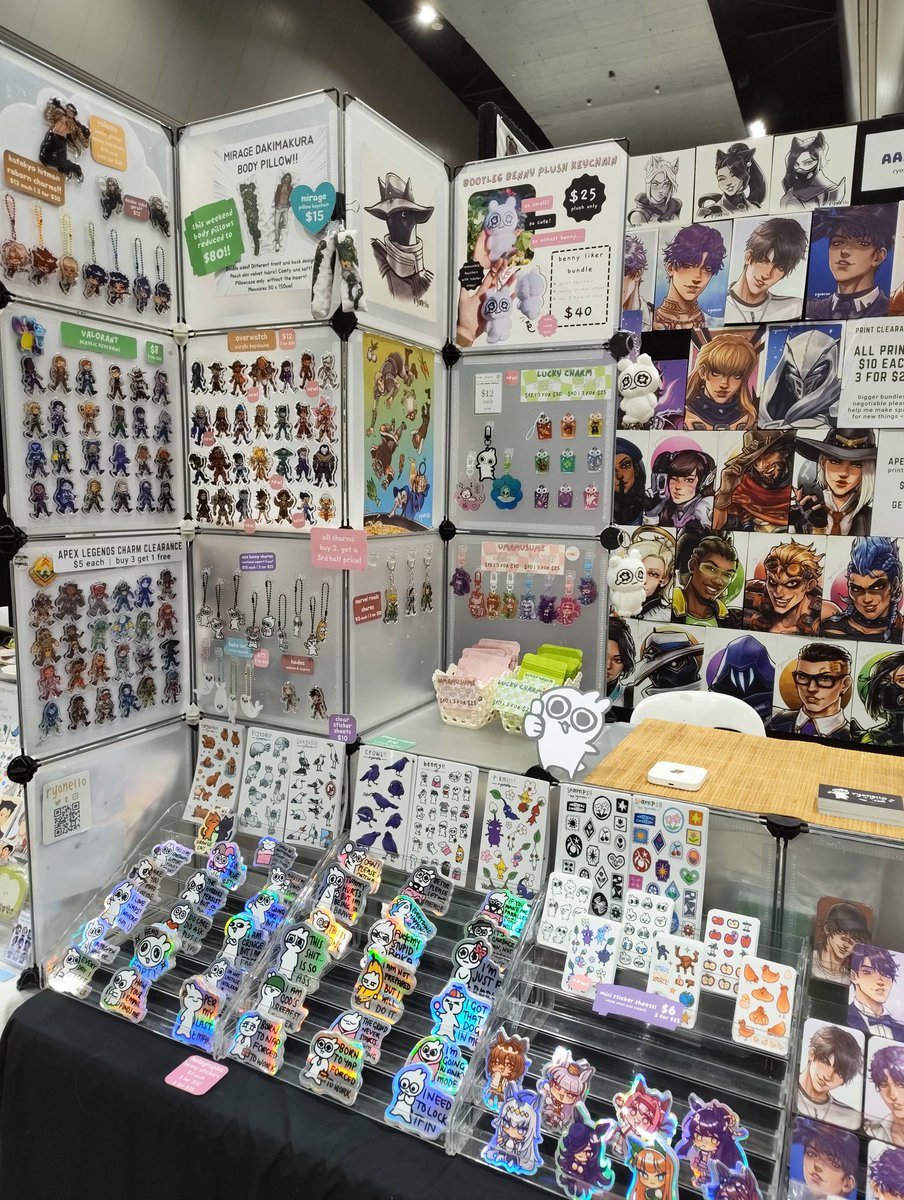ryonello's tweet photo. YAYYY WHEE YAYYY HIII !!
im at table 166 of the artist alley at melbourne ozcomiccon this weekend 💐 https://t.co/RYvDswu6hF