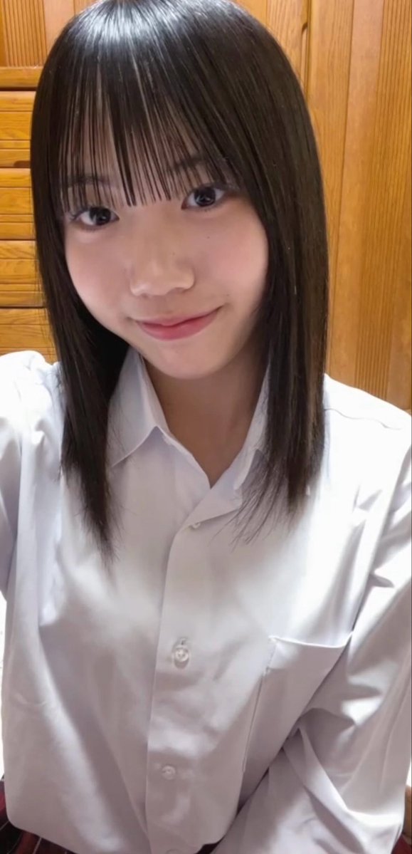 mite_ne201's tweet photo. 右か左どっちがいいかな🤔🤔🤔 https://t.co/HU0LIdOeCt
