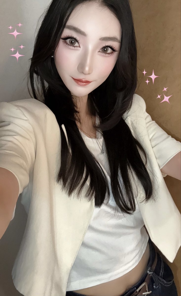 a159__xz's tweet photo. わーい、行ってきます❤️‍🩹
気合いを入れてちゃんとメイクした🥰🫵 https://t.co/85zR1jkQcv
