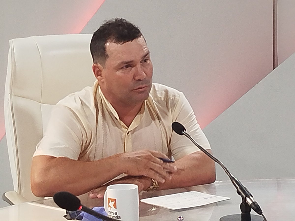 grupo_agroalim's tweet photo. @barreiro28404 expone que la industria pesquera no está exenta por el impacto del #Bloqueo . Nos afecta directamente el no contar con el combustible necesario para la captura en plataformas.
#MinalXCuba
#AgroalimPorCuba 🇨🇺 https://t.co/ee6OdE3sFw