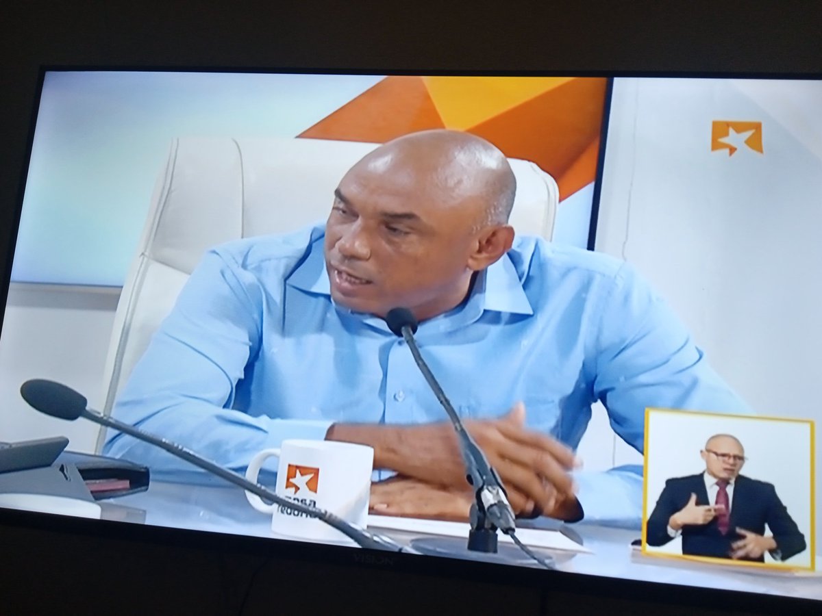 minalcuba's tweet photo. Ministro de Industria Alimentaria @AlbertoLopezcu denuncia alto precio que paga el pueblo cubano por el bloqueo y aclara que no bajaremos la frente y desde el organismo se continuará aprovechando oportunidades y crearemos soluciones. https://t.co/KJX2cykkEr