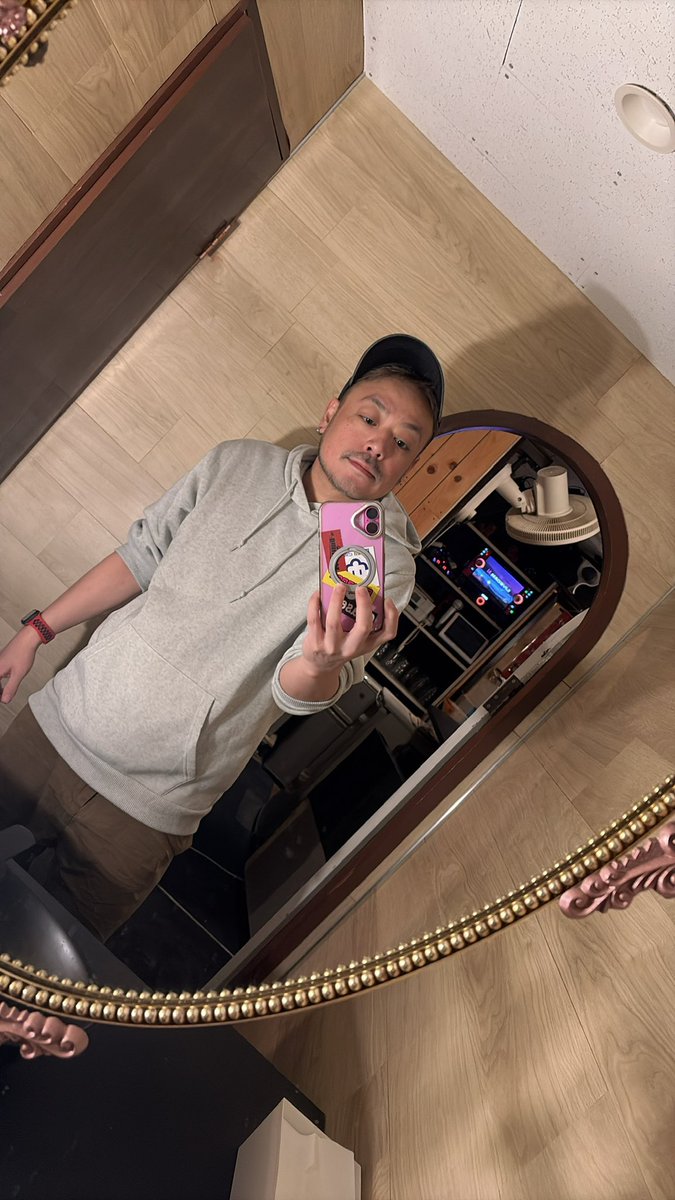 Chase_asakusa's tweet photo. 6月6日(土)19時から
・あつ
・こじ🆕
・いちろー

の3人でお待ちしてます。
今日から新人入ります。良かったら仲良くしてください。
土曜日ぶち上がりましょう❤️
今夜も飲む？わよー笑 https://t.co/vJl56cWnwQ