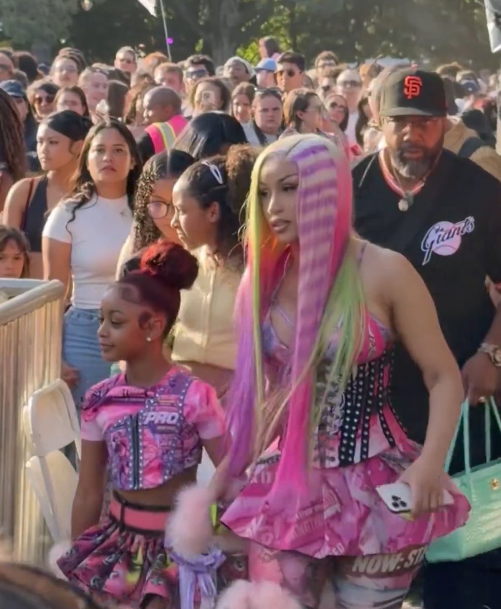 updatesofcardi's tweet photo. Cardi B and Kulture at Governors Ball for KATSEYE’s performance tonight. 😍 https://t.co/OHvqvCvHmM