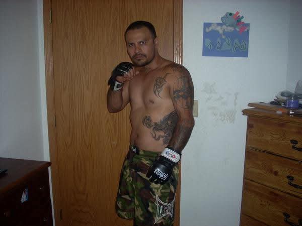 MeilingTea's tweet photo. @MMAUNCENSORED1 My dad https://t.co/XVqEerDbXe