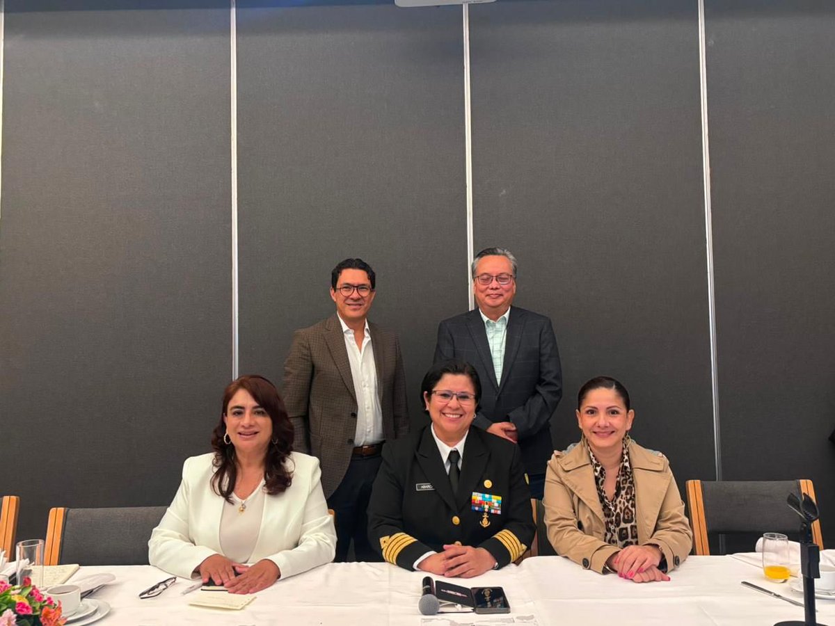 CIIT_mx's tweet photo. El CIIT participó en “Las 3C del Multimodal”, destacando los Polos de Desarrollo para el Bienestar y el Ferrocarril del Istmo como ejes de la logística y conectividad. https://t.co/eoYaNAiugv
