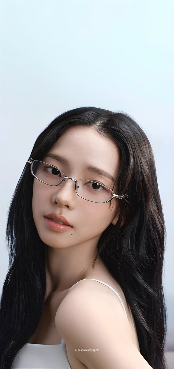 aespawalIpapers's tweet photo. ˚⊹♡₊ ━ aespa #karina wallpapers (4K) https://t.co/EesGtUhQPi