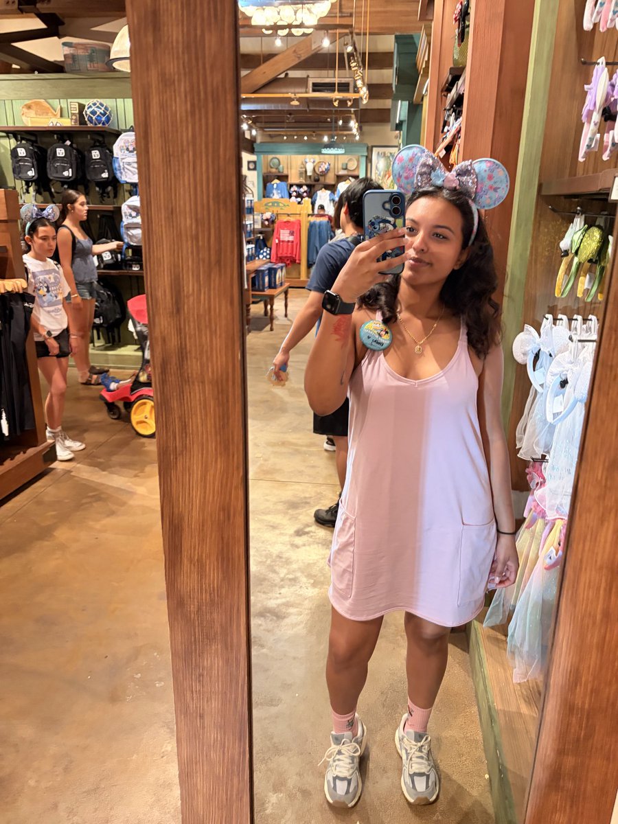 EmilyGuman's tweet photo. Epic and Animal Kingdom for my birthday 💕🥳 https://t.co/7CU6YdGmCw