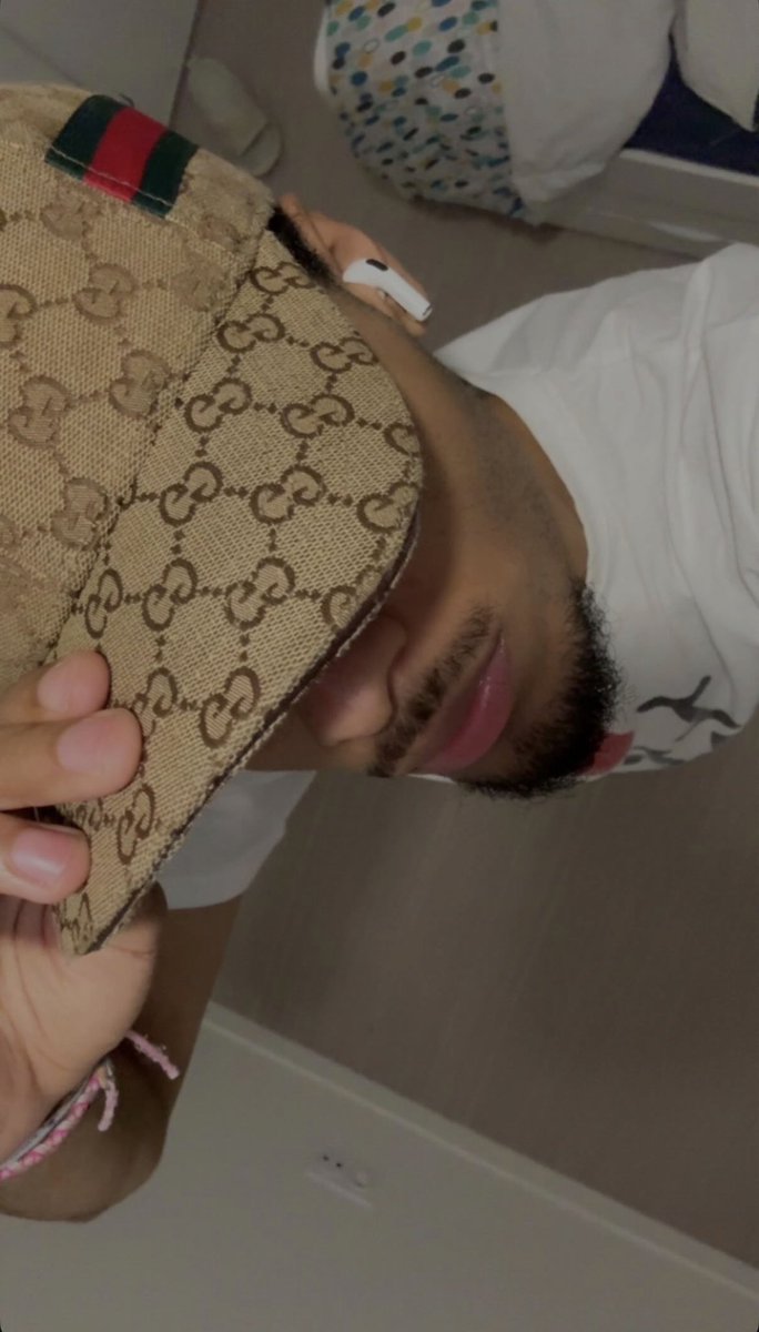 sieultvx's tweet photo. no face 4eva https://t.co/BsjbHkJEbg
