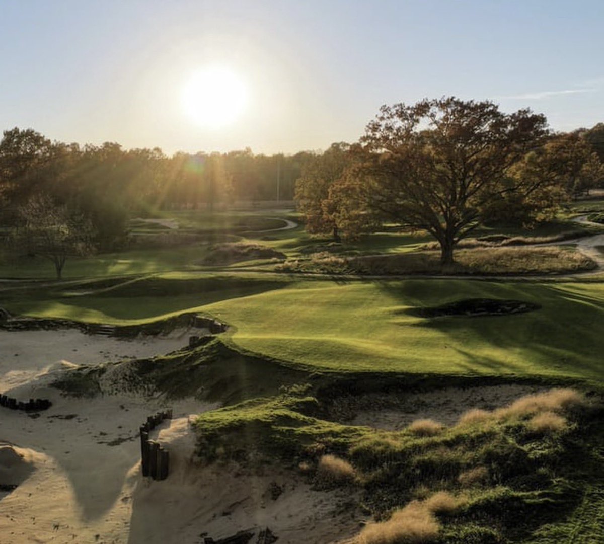 NUCLRGOLF's tweet photo. This golfer built a 9 hole course on his property for under 250k 

What dreams are made of ⛳️🏌️ https://t.co/ZZZLQsTyDO