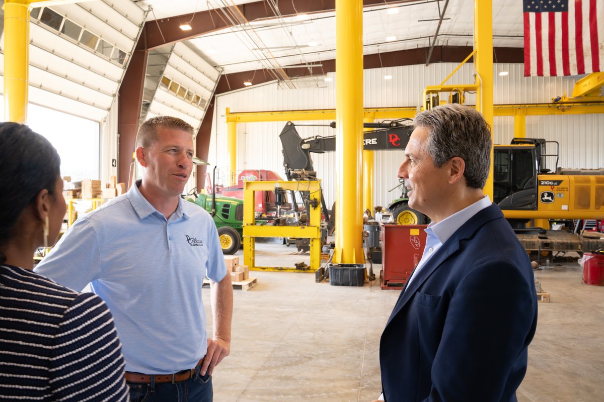 stlouisfed's tweet photo. St. Louis Fed President Alberto Musalem touched base with people and businesses today in Kentucky and Indiana and learned that inflation was top of mind and they saw the labor market as balanced and stable. He visited River Ridge Commerce Center, met business leaders, and toured @GoodwillKY’s West Louisville Opportunity Center.