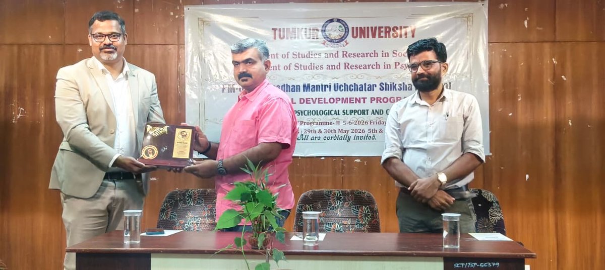 sojan47's tweet photo. At Tumkur University with Dr. Parashurama K.G., Senior Professor, Dean, Faculty of Arts @ PM-USHA (Pradhan Mantri Uchchatar Shiksha Abhiyan) for PG students on Career Guidance, special thanks to Vinayak PL Faculty Lead from Psychology Department for coordinating this event 🙏 https://t.co/9TKdsg0UdG