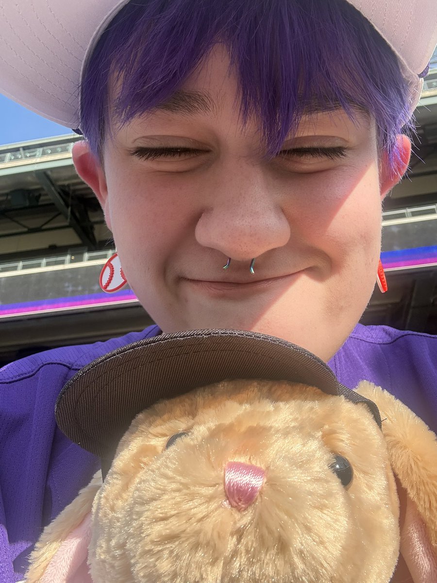 itspapabee's tweet photo. I flew 1,360 miles for my first ever @Rockies home game!! I’ve never been more excited for a game!! #LetsGoRockies #ILoveCoorsField https://t.co/Yqg3V3Pg4A