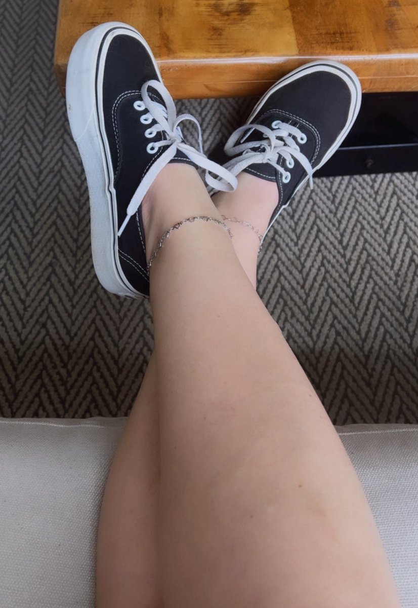 MissET_Blue's tweet photo. One of my favorite pair
#vans #platformvans #platformauthenticvans #smallfeet #sneakerfetish #vansfetish https://t.co/7H1ypfk0WT