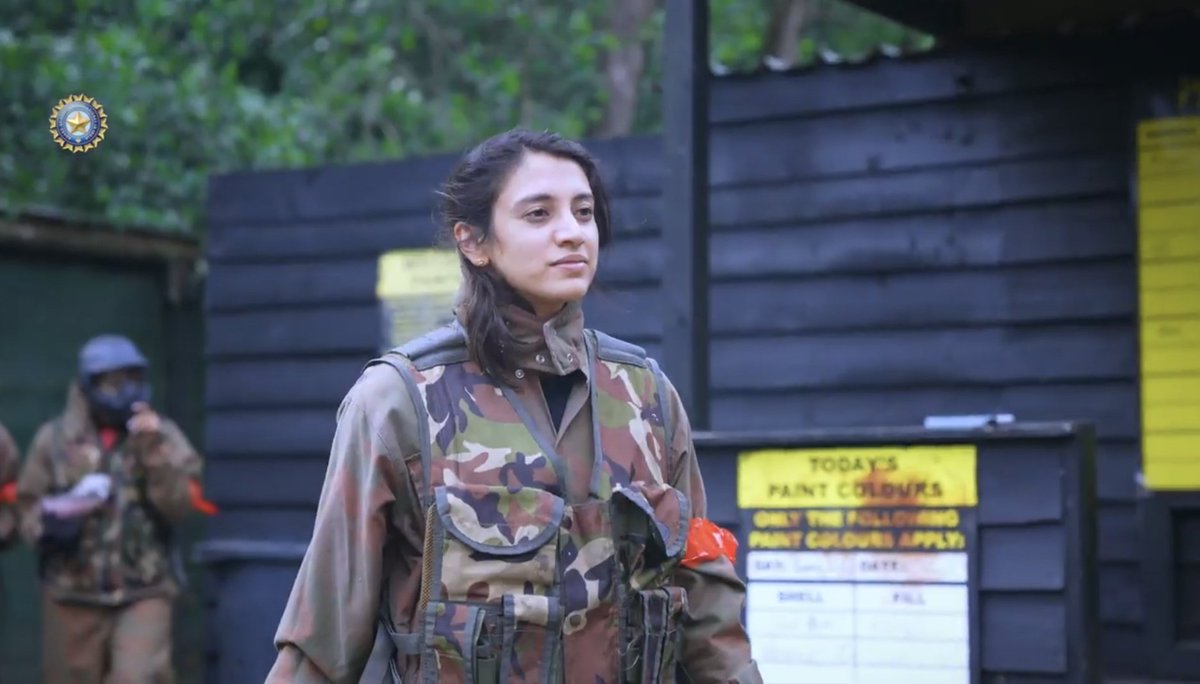 GarhManmohan's tweet photo. SMRITI MANDHANA IN THE ARMY'S DRESS 🪖🇮🇳 https://t.co/LYTYQ4T6bj