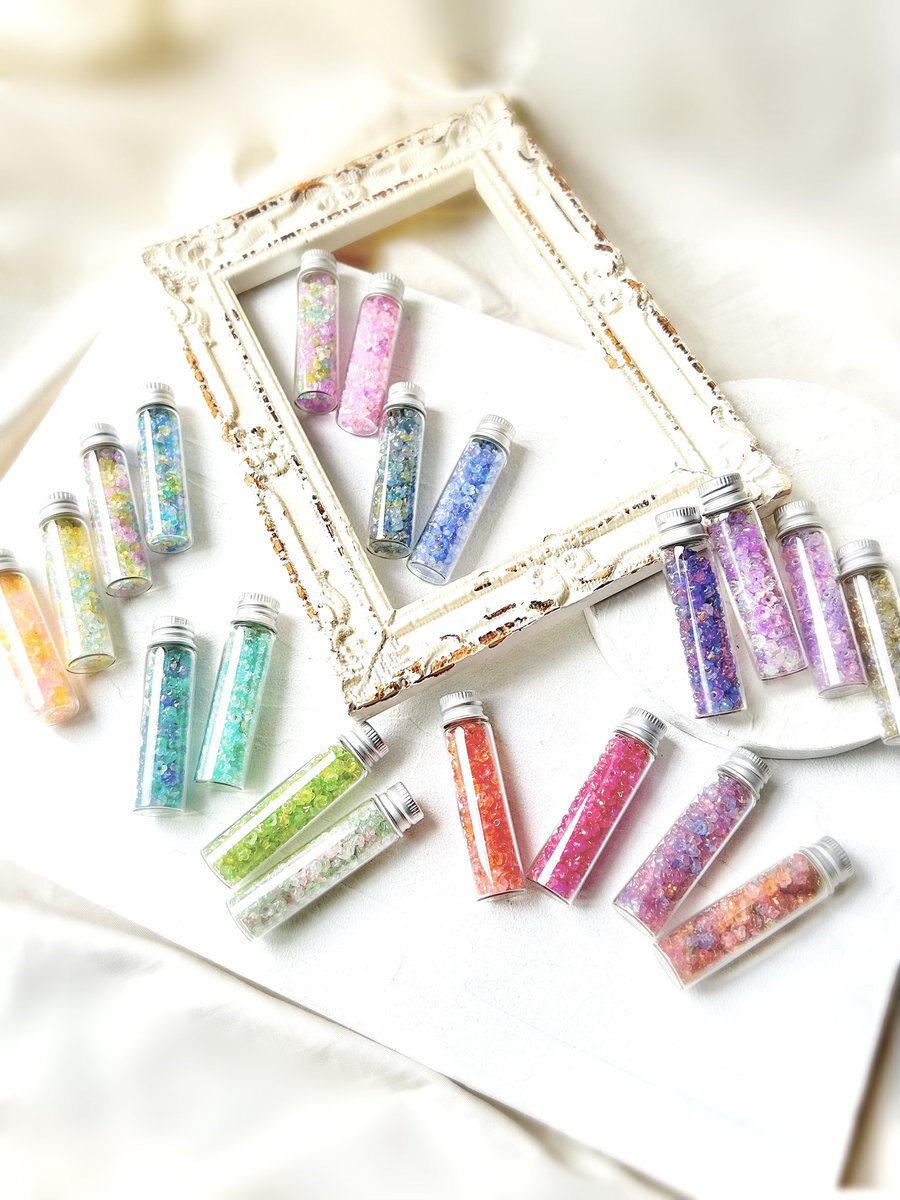 CloudColorBeads's tweet photo. #TOKYOハンドメイド祭
1年ぶりの対面出展です

今回のメイン販売は
こちらの小花たち。

タイトルは全て花にちなんだもの、花が咲くものをチョイス🥰

小ささに驚いてください𓂃❁⃘𓈒𓏸

6/6~7両日参加
【B-06】
 CloudColorBeads
@tokyohandmade 

 #手染めビーズ
 #CloudColorBeads
 #浜松町 https://t.co/bKAblDcQQr