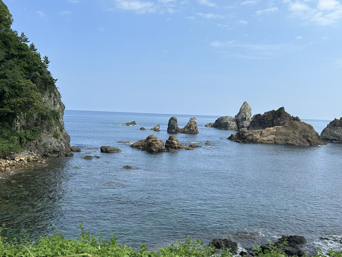 CHIBICO04582315's tweet photo. 今日は香住まで岩牡蠣食いに。すっかり夏の日本海ですわ。 https://t.co/ZQ9joTV3xk