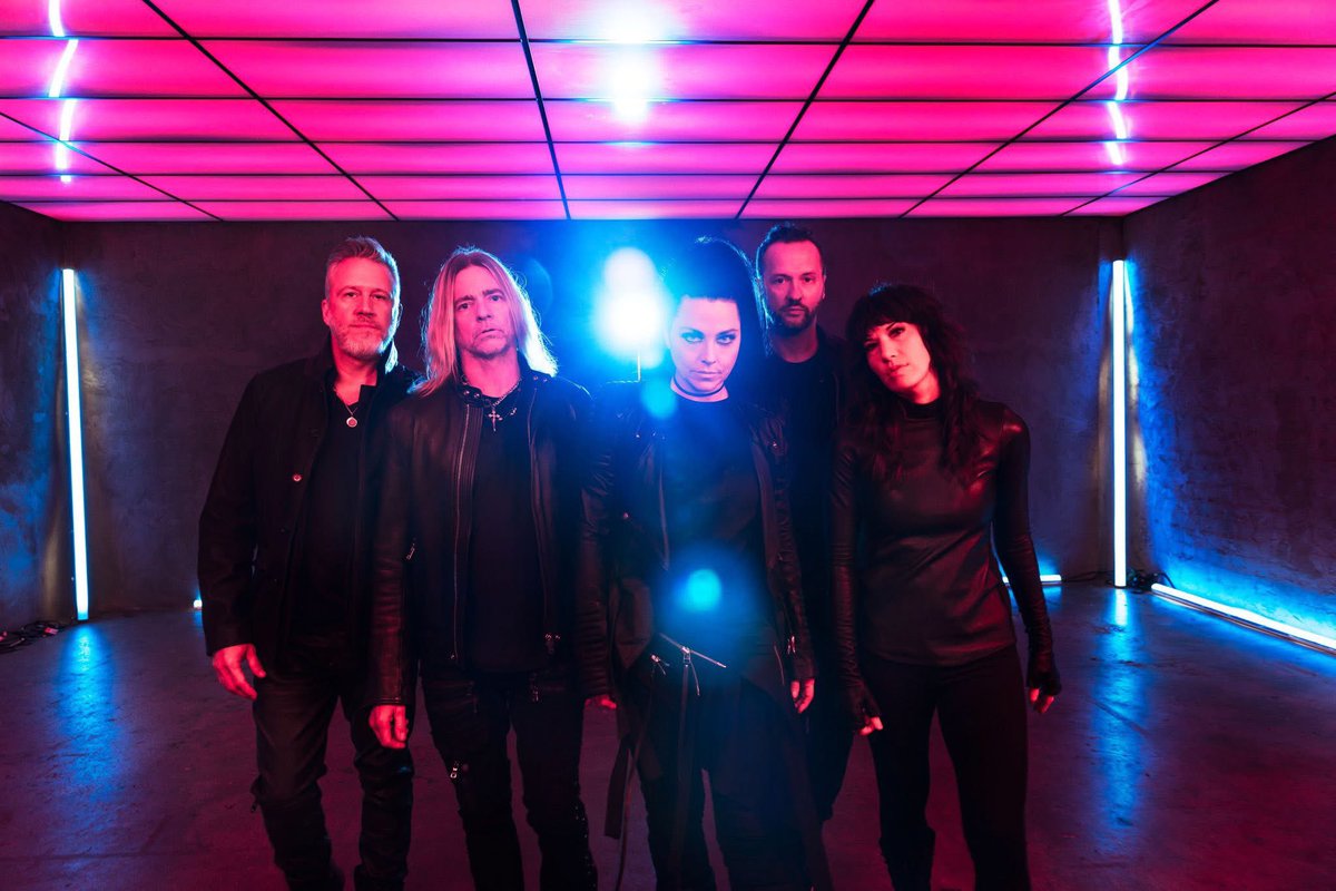DacepOfficial's tweet photo. HISTÓRICO 🏆

Evanescence é a primeira banda liderada por uma mulher com leve nanismo e usuária de bota ortopédica a alcançar o #1 do iTunes Worldwide Albums https://t.co/GG1H9ZhzUv