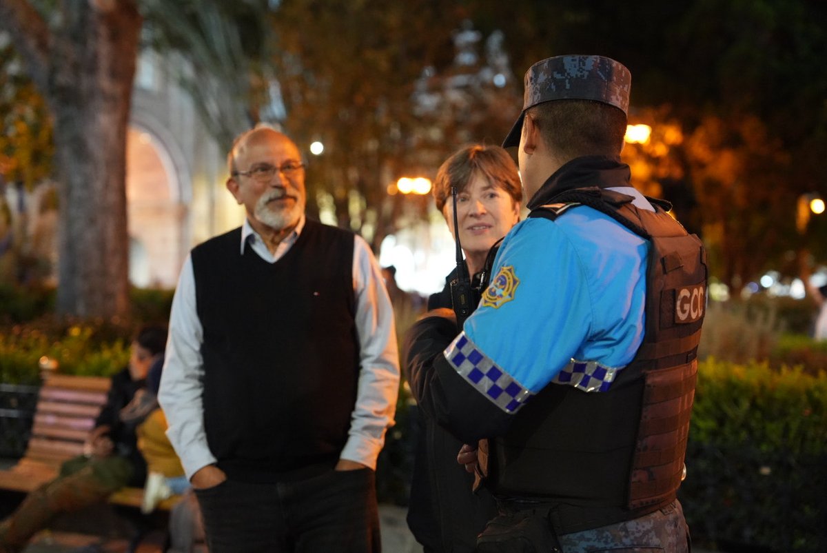 GuardiaCuenca's tweet photo. #GuardiaCiudadana participa activamente en el desarrollo de las festividades del #CorpusChristi, trabajando de manera articulada para garantizar el #OrdenControlSeguridad, contribuyendo al bienestar, la tranquilidad y la seguridad de ciudadanos, visitantes y turistas.

#ACMCuenca https://t.co/BQakXGi3GR