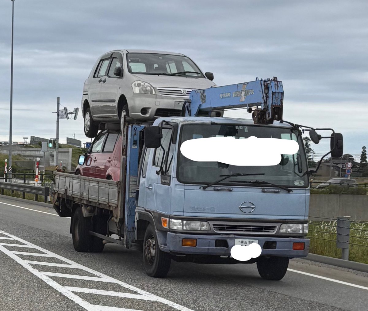GINTARO_G904_I's tweet photo. この前、富山に行った際に遭遇した車達。富山はこの年代が普通に走ってて素敵… https://t.co/qUuHaGs1sk