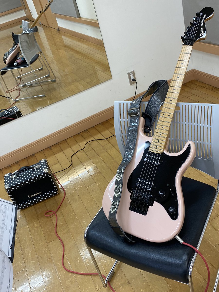 MiFeyenoord's tweet photo. 今日は午後から🎸練習♪ https://t.co/KzRctSB7u8