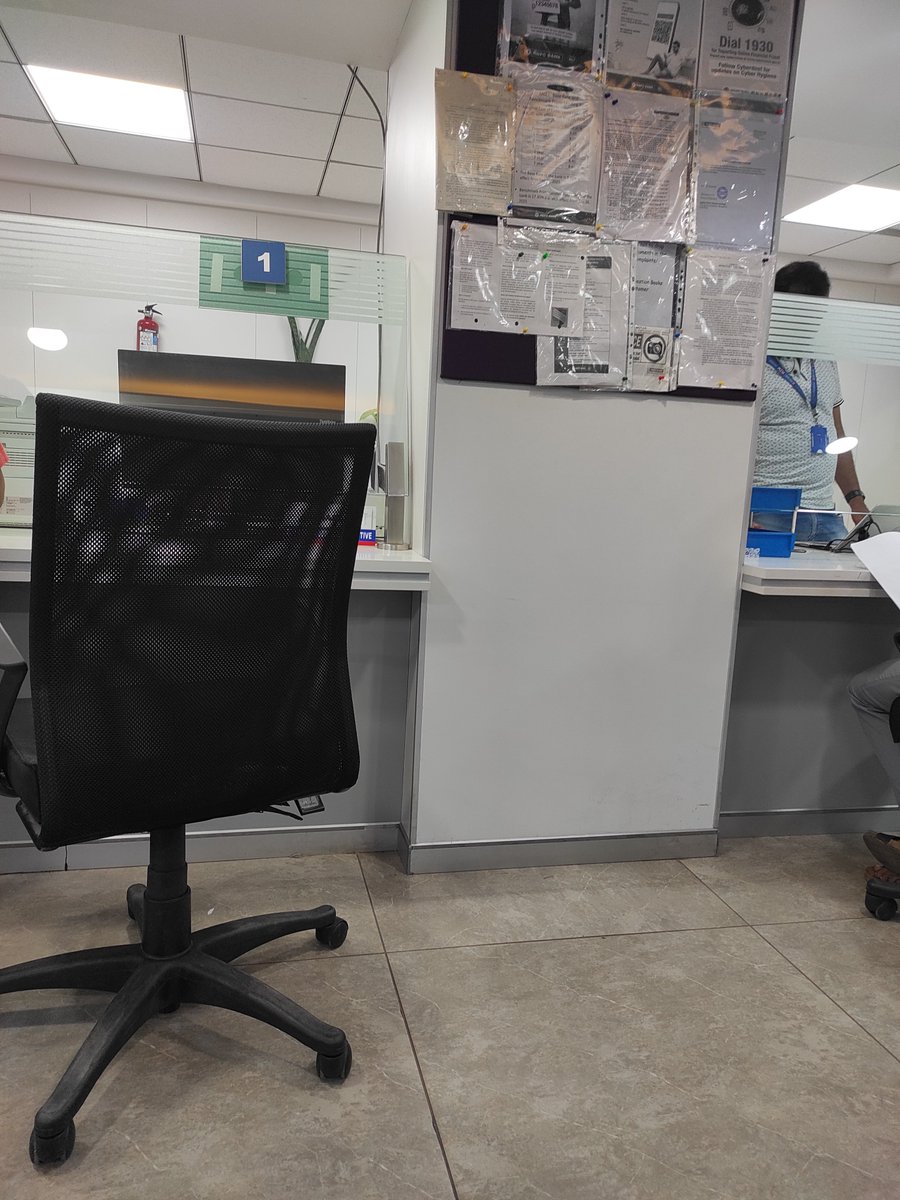 sameer1sharma99's tweet photo. @HDFC_Bank @HomeLoansByHDFC app is down. CMH Bengaluru branch is not processing any request. Please check. They are saying PAN india issue https://t.co/WOPF4xRgOC