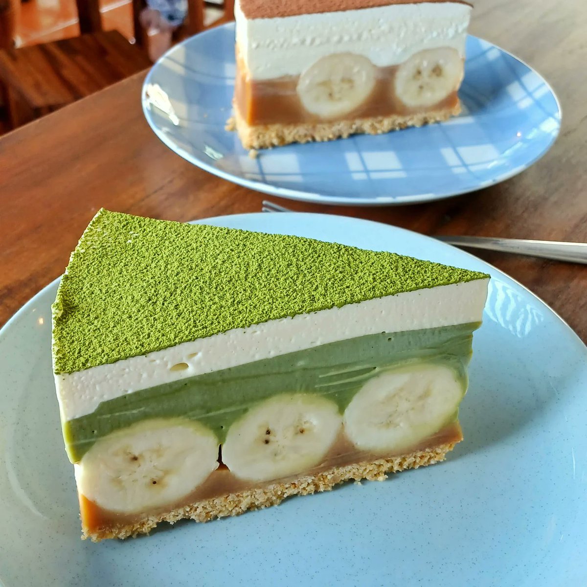 goodforsoul16's tweet photo. ขนมมัทฉะ ส่วนใหญ่มันผสมครีม นม น้ำตาล ปกติที่ร้านใช้มัทฉะของโมริฮัง ราคาไม่สูงไป สีเขียวสดใสแม้จะผ่านการอบ แต่แบบดื่มมีให้เลือกหลายตัวนะ https://t.co/NDVdm8QR4r