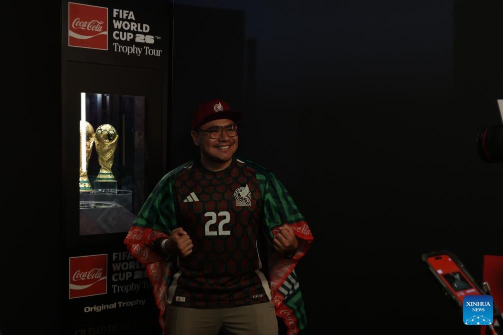 maskbalam's tweet photo. In pics: Mexico City stop of FIFA World Cup Trophy Tour

https://t.co/K0KBEZcgfs https://t.co/vWrloUn6fJ