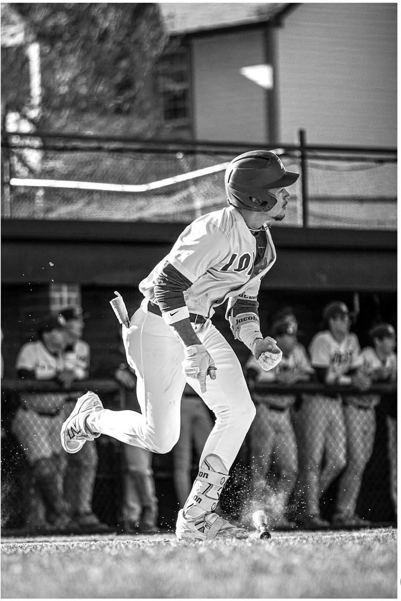 erjacobson_3's tweet photo. Found this picture on Erik’s Instagram and I thought it was so good and wanted to share it.

Also a great 13-4 win for Erik and the @RMOysters today against the Gillette Rider’s.

2 BB, 2 R, 1 SB for Erik in the game.

Go Oyster’s!

~EJ’s dad https://t.co/jk5cQK2fFZ