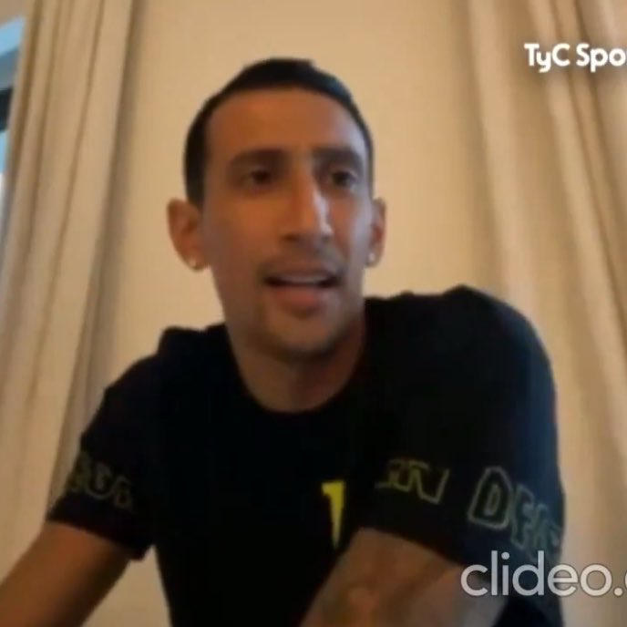 realmadridindo1's tweet photo. 🗣️ Ángel Di María: "Mourinho? Dia pernah bertengkar dengan Cristiano Ronaldo di ruang ganti, mengatakan kepadanya bahwa dia tidak berlari, melainkan semua orang lain yang berlari."

"Dia juga pernah berkata kepada saya: 'Jika kamu mendapat kartu kuning, aku akan memberimu libur empat hari,' dan dia menepati janjinya."