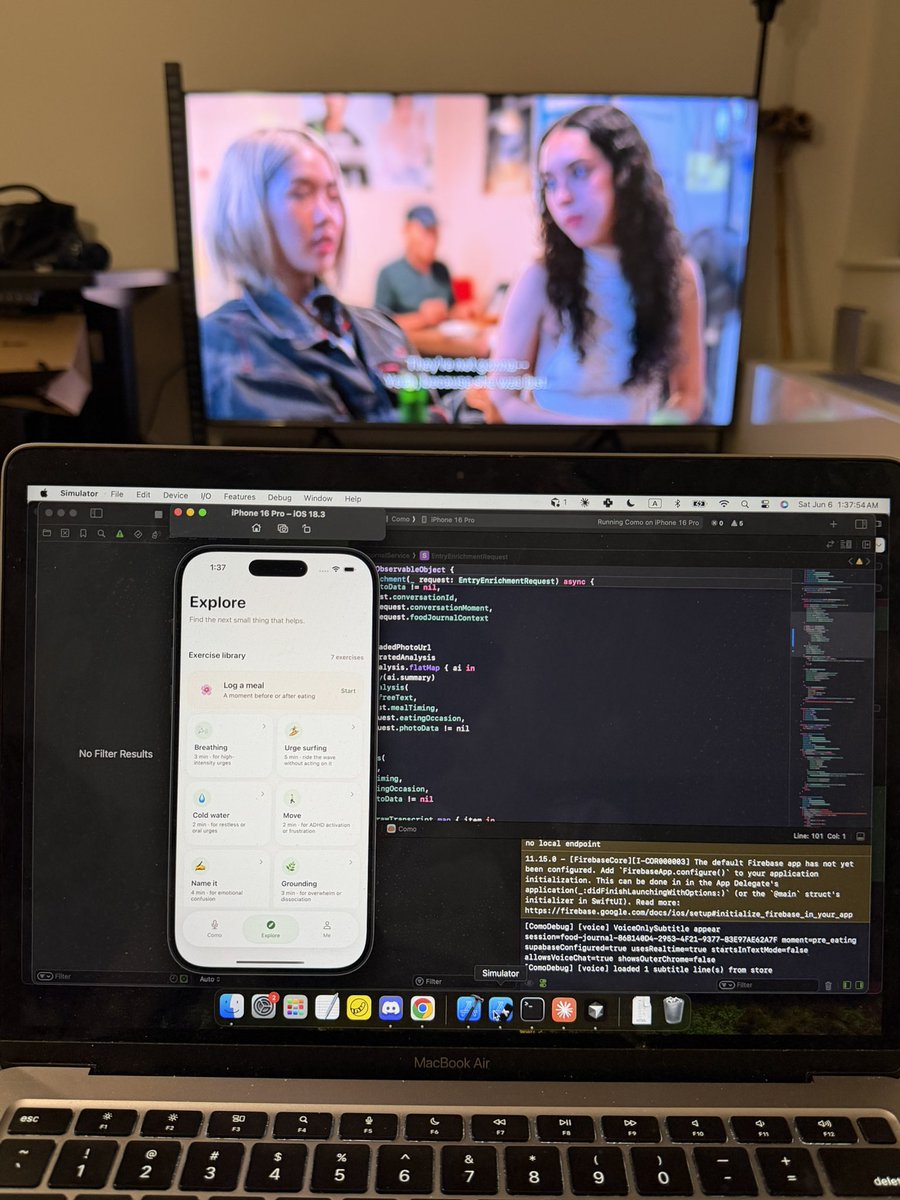 madebyeileen's tweet photo. coding on a friday night be like #como #comoemotionaleatingsupport https://t.co/oUNbFnMnSb