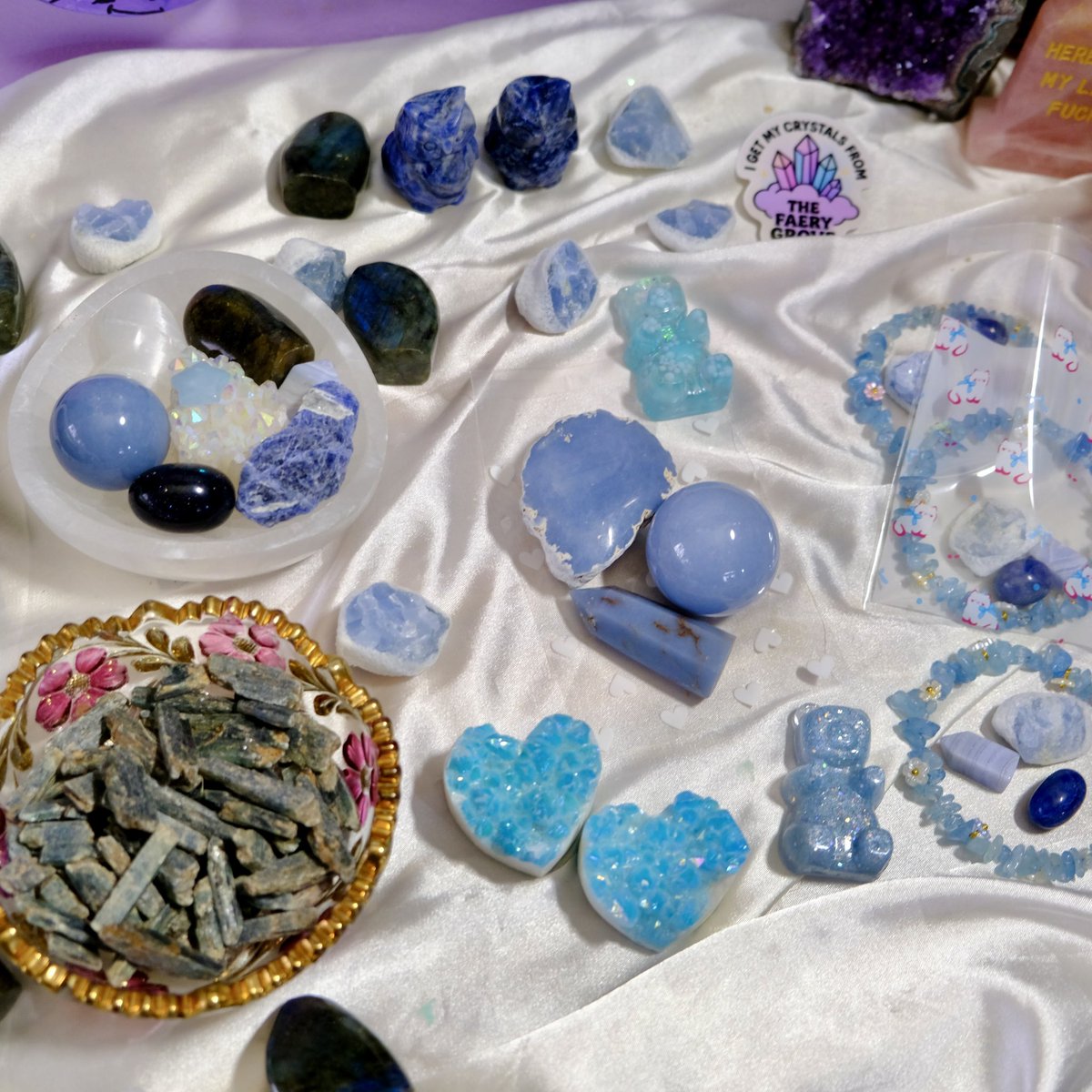 TheFaeryGrove's tweet photo. Can’t sleep so here’s some pretty crystals ✨💫🫧🩵 https://t.co/Lk2gVnjFyg