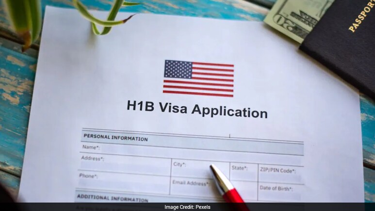 NDTVWORLD's tweet photo. US Bill Seeks To End H-1B Visa Route To Green Card
https://t.co/jmhAVzHZZc https://t.co/AcqG8ehjso