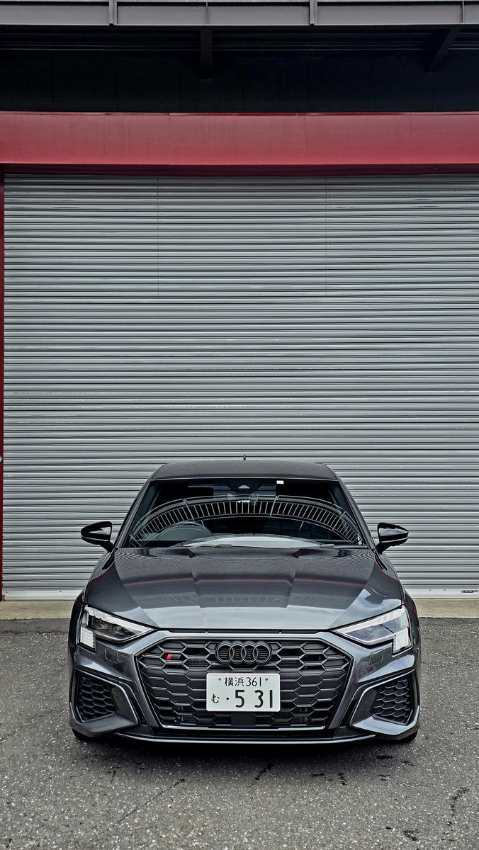 unparallelled_1's tweet photo. 洗練された走りと大人の佇まいを併せ持つ Audi 8Y S3 

本日、無事にご納車させていただきました✨

​お乗り換えを、再び「アンパラレルド」をご指名いただき、本当にありがとうございます。

​オーナー様は早くも「ここから少しずつ、自分好みにカスタムしていきたい」と、これからのカーライフに目を輝かせていらっしゃいました😏

どんなパーツを選び、どんなスタイルに進化していくのか、今後のカスタム計画も、全力でサポート＆ご提案させていただきます！

​こだわりの1台をお探しの方へ

​「こんな車に乗ってみたい」

「国産から外車へ挑戦してみたい」

「自分だけの特別なカスタムベースを探している」

​そんな車遊びも、ぜひアンパラレルドにご相談ください🤩

​#Audi #AudiS3 #8YS3 #アウディ #ご納車 #お乗り換え #愛車探し #中古車販売 #アンパラレルド