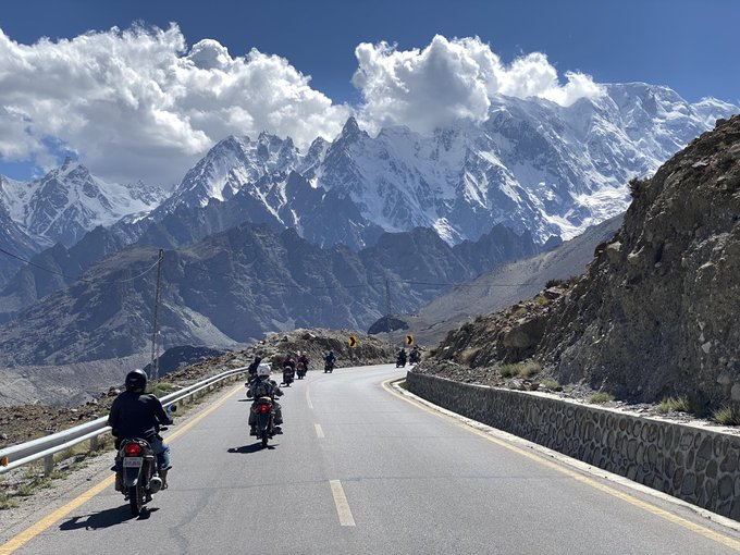 youngbuckw's tweet photo. He set off on his motorcycle, determined to reveal the truth about his misunderstood homeland to the world, meeting only one person at a time. The result astonished everyone🏍️🌍

#MotorcycleTrip #TravelStory #CulturalExchange #AdventureTrip #AroundTheWorld https://t.co/I3xreX06Ky