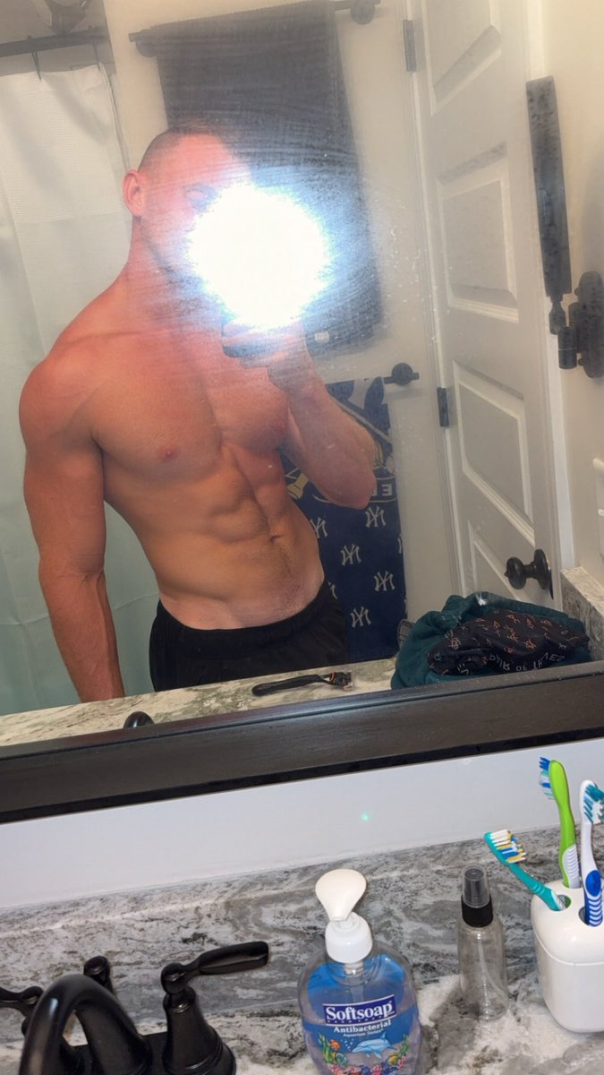 FelixRyan27's tweet photo. Good morning 😏 https://t.co/4N3eB1uhPr